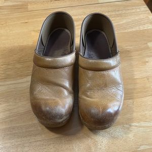 Honey Distressed Dansko